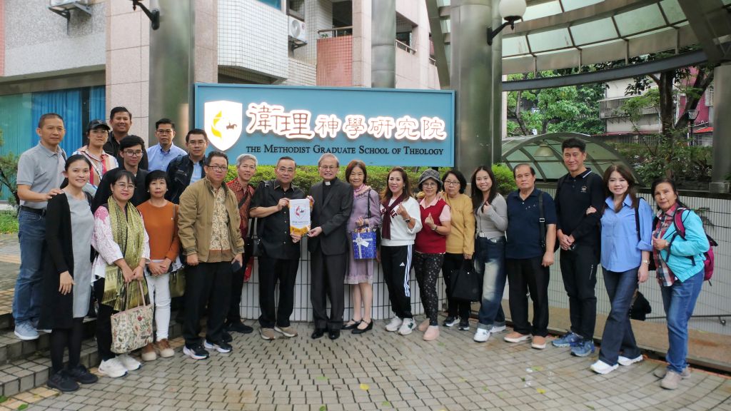 2025.11.10 接待印尼衛理公會華人發展年議會參訪團〔與團員合影〕04